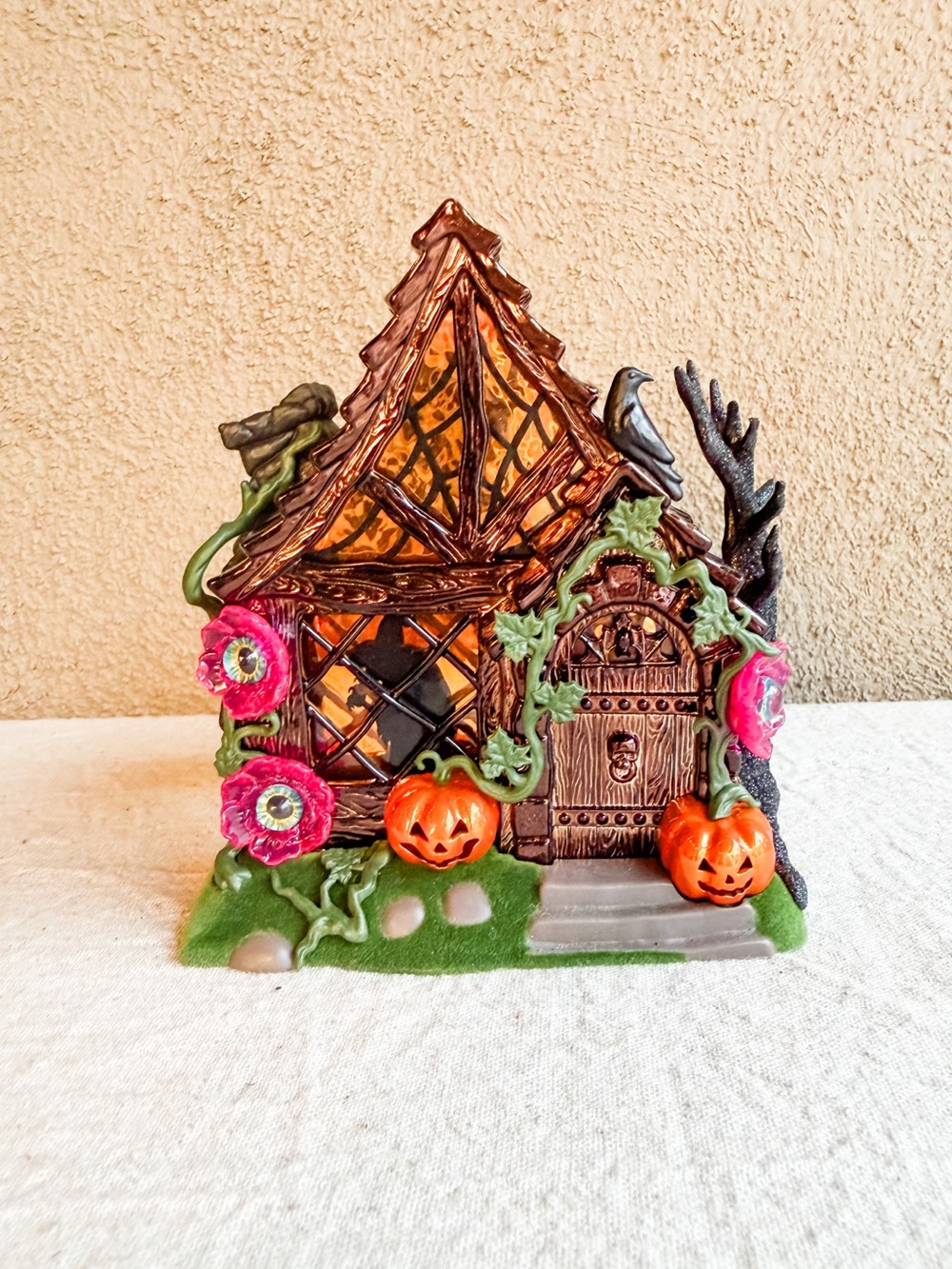 Bath & Body Works 2022 Witches Cottage Halloween House Wall Plug Light Projector